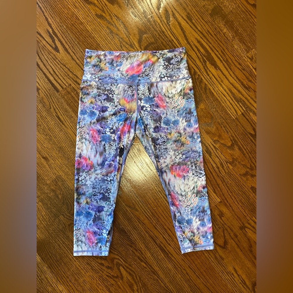 Athleta Elation Renewed Bloom Chrome Capri Leggings in - Size Large
